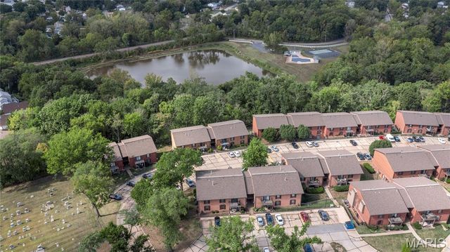 5581 Baronridge Drive 5, St Louis, MO 63129