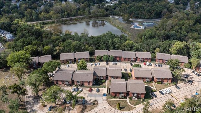 5581 Baronridge Drive 5, St Louis, MO 63129