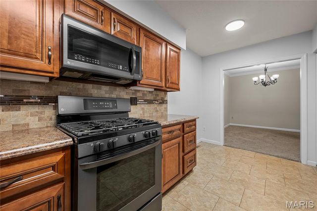 5581 Baronridge Drive 5, St Louis, MO 63129