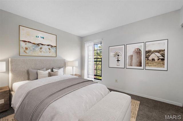 5581 Baronridge Drive 5, St Louis, MO 63129