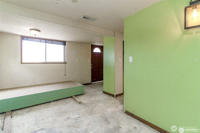 1551 N Callow Avenue, Bremerton, WA 98312