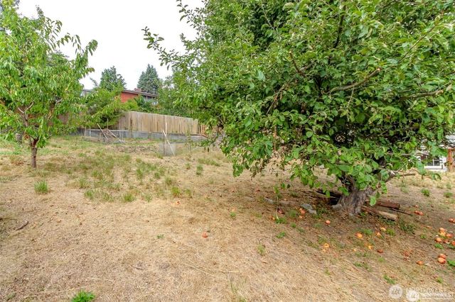 1551 N Callow Avenue, Bremerton, WA 98312