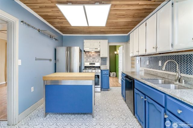 1551 N Callow Avenue, Bremerton, WA 98312