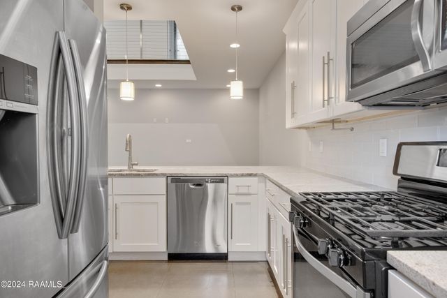 310 Highland Oaks Lane, Lafayette, LA 70508