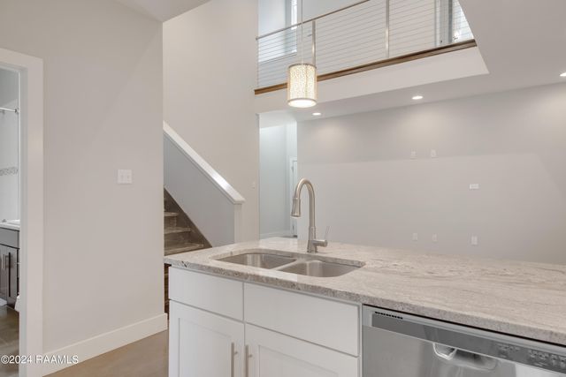 310 Highland Oaks Lane, Lafayette, LA 70508