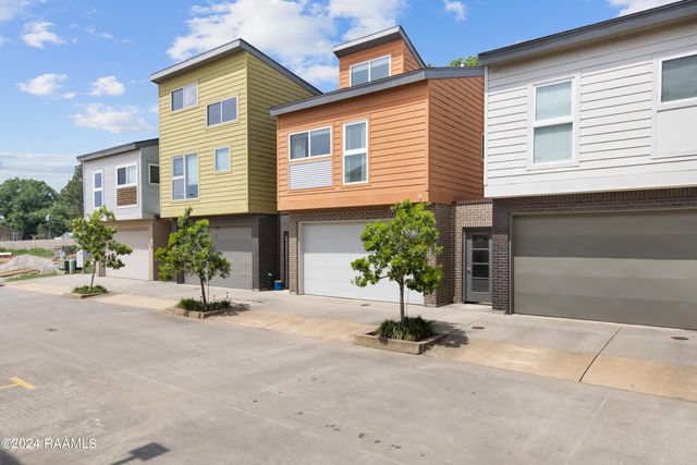 310 Highland Oaks Lane, Lafayette, LA 70508