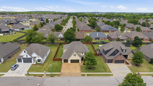 3121 E 146th Place S, Bixby, OK 74008