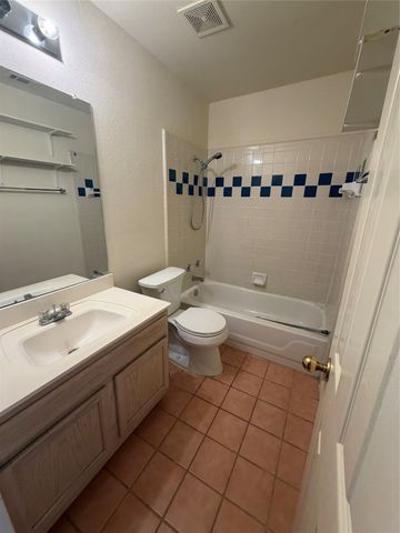 2707 Red Oak Drive, Grand Prairie, TX 75052