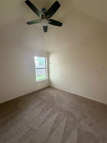 2707 Red Oak Drive, Grand Prairie, TX 75052