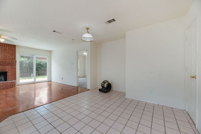 2707 Red Oak Drive, Grand Prairie, TX 75052