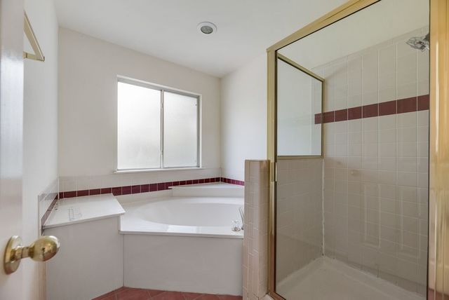 2707 Red Oak Drive, Grand Prairie, TX 75052
