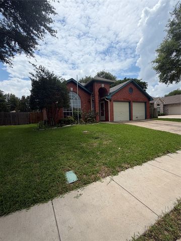 2707 Red Oak Drive, Grand Prairie, TX 75052