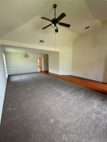 2707 Red Oak Drive, Grand Prairie, TX 75052