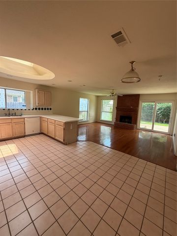 2707 Red Oak Drive, Grand Prairie, TX 75052