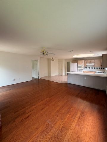 2707 Red Oak Drive, Grand Prairie, TX 75052