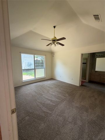2707 Red Oak Drive, Grand Prairie, TX 75052