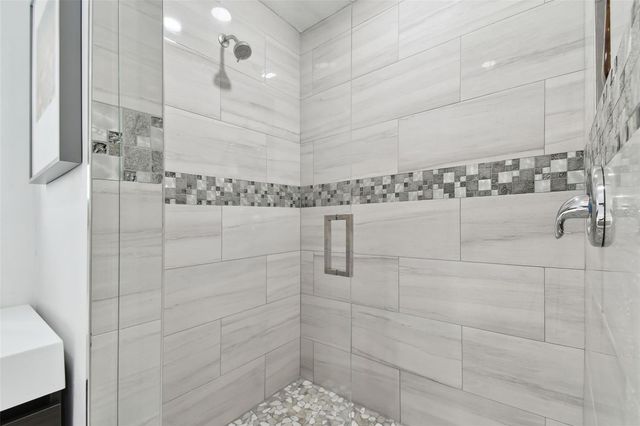 21 CRESCENT PLACE S, St Petersburg, FL 33711