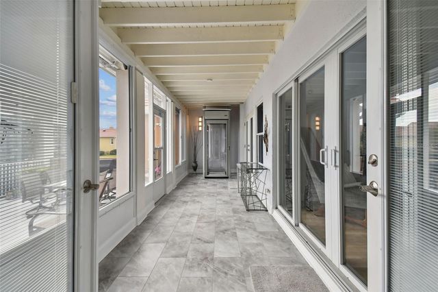 21 CRESCENT PLACE S, St Petersburg, FL 33711