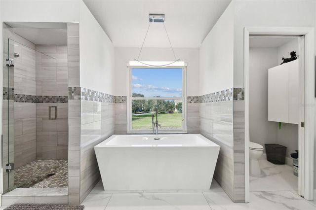 21 CRESCENT PLACE S, St Petersburg, FL 33711