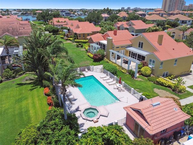 21 CRESCENT PLACE S, St Petersburg, FL 33711