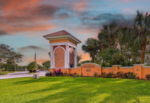 21 CRESCENT PLACE S, St Petersburg, FL 33711