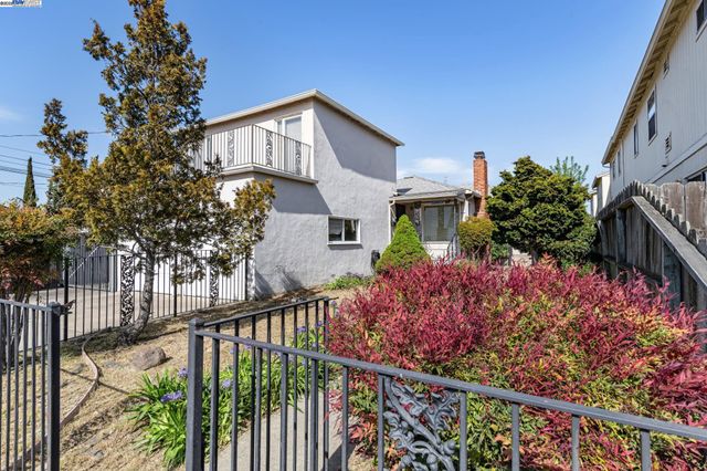 21032 Baker Rd, Castro Valley, CA 94546