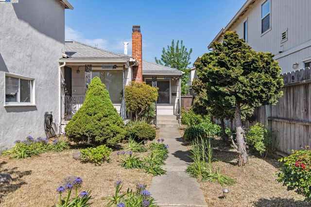21032 Baker Rd, Castro Valley, CA 94546