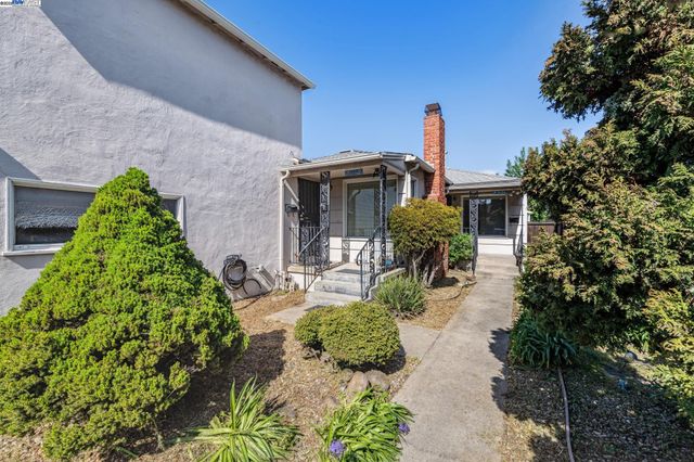 21032 Baker Rd, Castro Valley, CA 94546