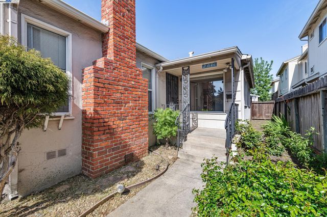 21032 Baker Rd, Castro Valley, CA 94546