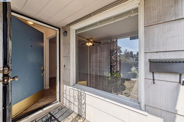 21032 Baker Rd, Castro Valley, CA 94546