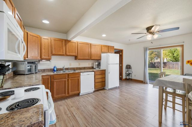 108 E ST ANNE, Rapid City, SD 57701