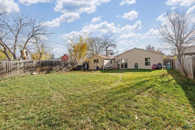 108 E ST ANNE, Rapid City, SD 57701