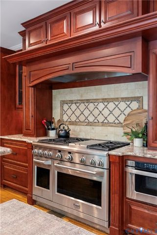 5901 Eastbluff Ct, Midlothian, VA 23112