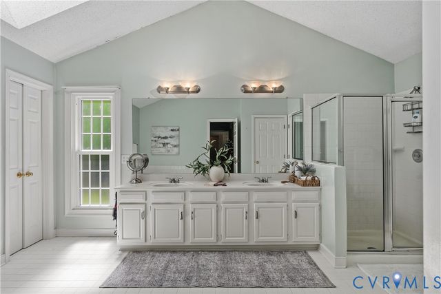 5901 Eastbluff Ct, Midlothian, VA 23112