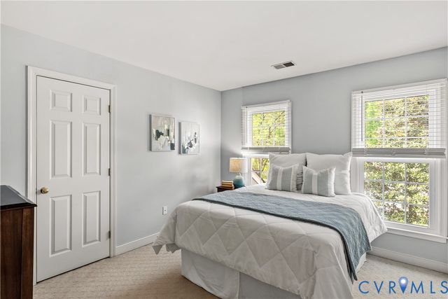 5901 Eastbluff Ct, Midlothian, VA 23112