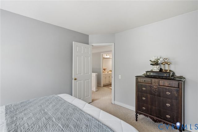 5901 Eastbluff Ct, Midlothian, VA 23112