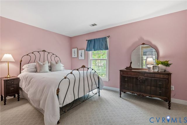 5901 Eastbluff Ct, Midlothian, VA 23112