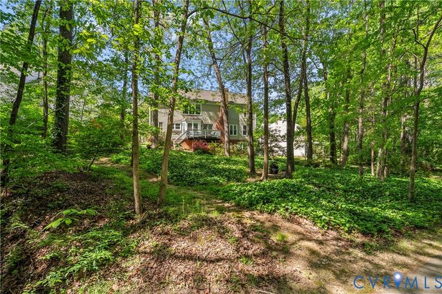 5901 Eastbluff Ct, Midlothian, VA 23112