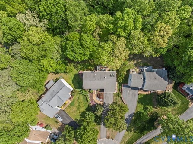 5901 Eastbluff Ct, Midlothian, VA 23112