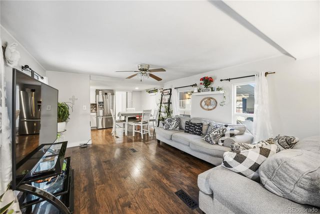 2900 Cascade Drive, Denver, CO 80260