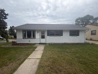 2301 W Alvina AVENUE, Milwaukee, WI 53221