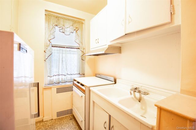 3321 Bruckner Boulevard 4M, Bronx, NY 10461