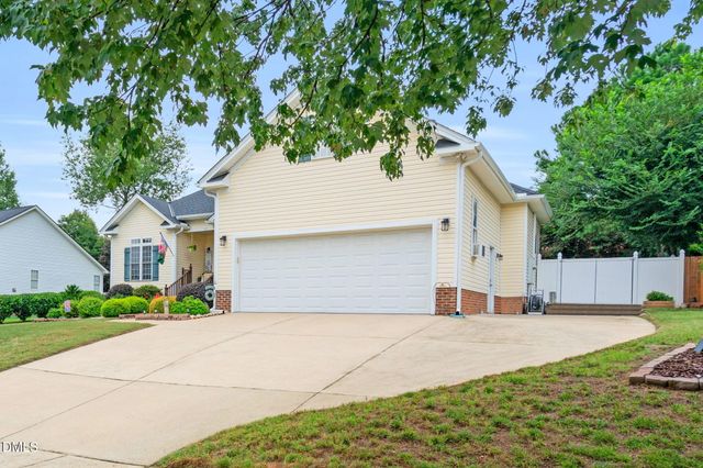 117 Holly Bay Lane, Holly Springs, NC 27540