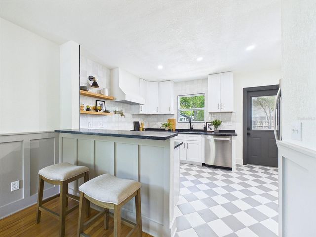 1210 E IDLEWILD AVENUE, Tampa, FL 33604