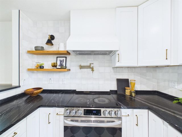 1210 E IDLEWILD AVENUE, Tampa, FL 33604