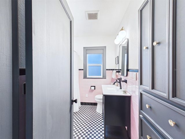 1210 E IDLEWILD AVENUE, Tampa, FL 33604