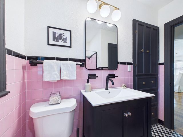 1210 E IDLEWILD AVENUE, Tampa, FL 33604