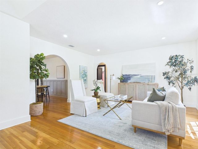 1210 E IDLEWILD AVENUE, Tampa, FL 33604