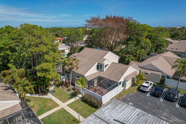 302 Summerwinds Lane, Jupiter, FL 33458