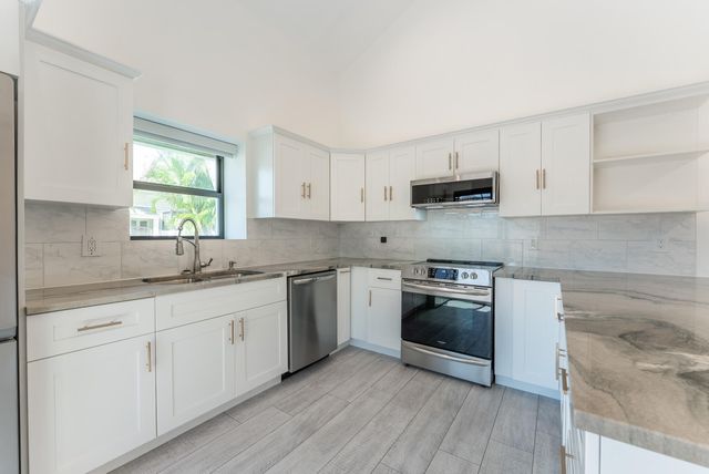 302 Summerwinds Lane, Jupiter, FL 33458